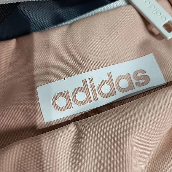 Adidas Waist pack Fanny Travel Bag Light Pink Clip Stripe Strap EUC Zip - Picture 11 of 12